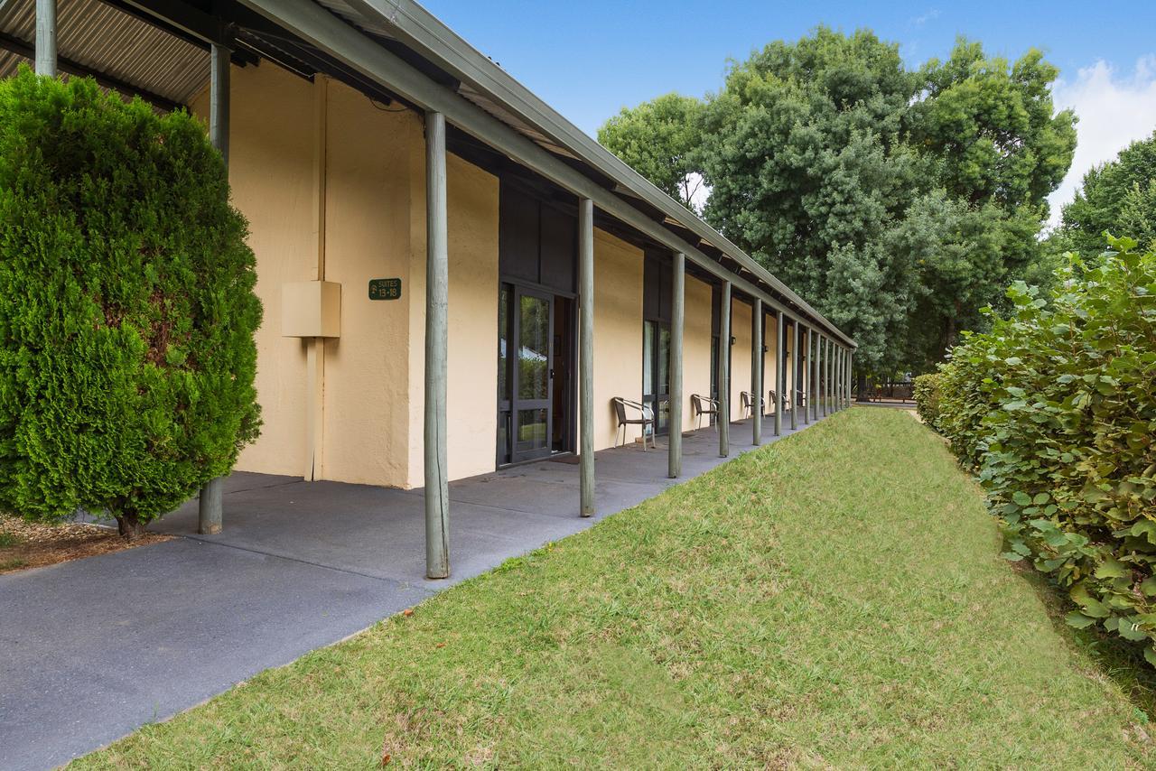 Harrietville Hotel Motel Екстер'єр фото