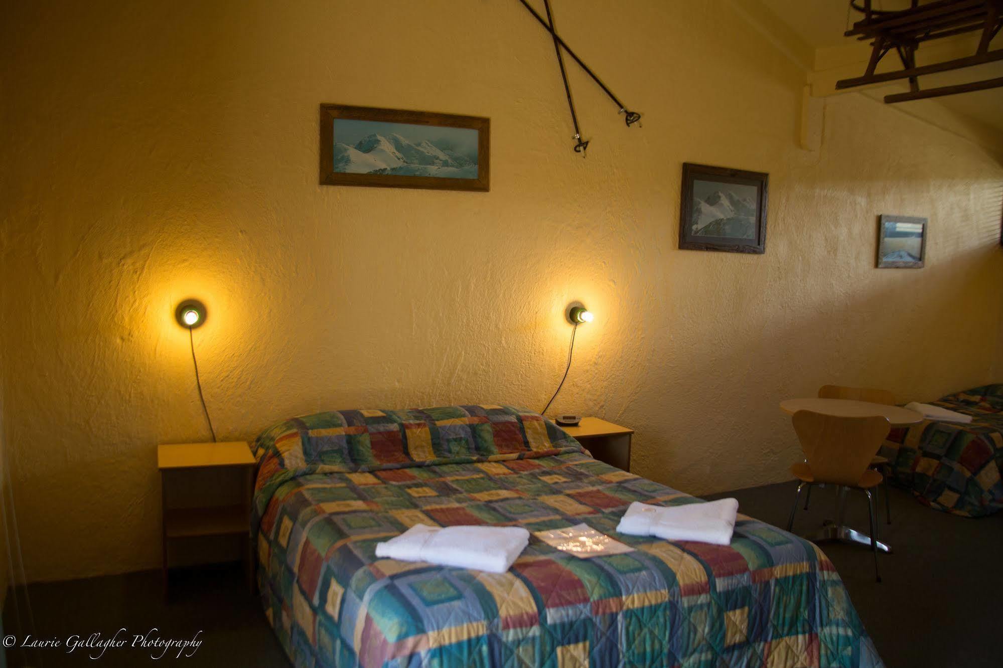 Harrietville Hotel Motel Екстер'єр фото