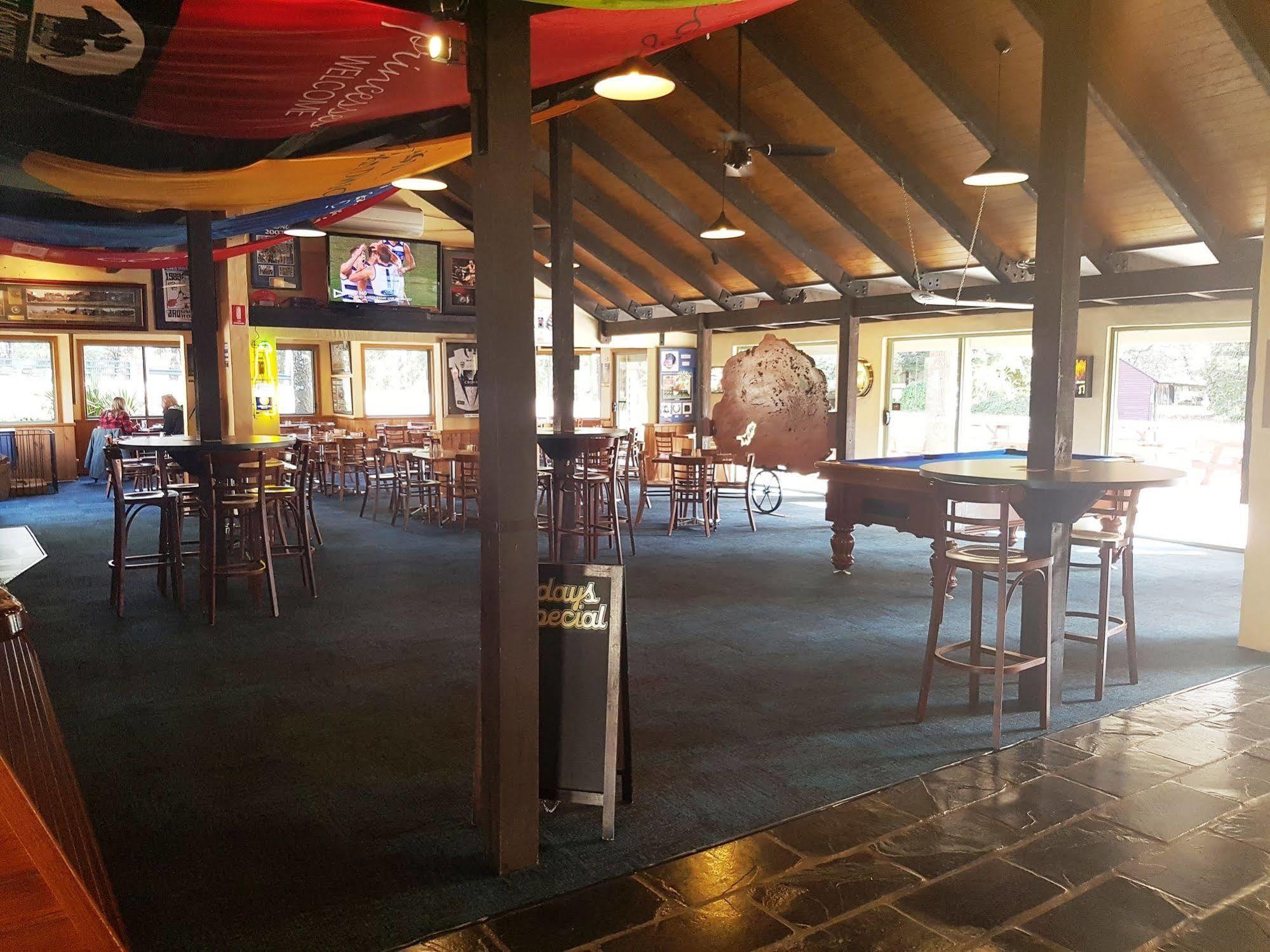 Harrietville Hotel Motel Екстер'єр фото