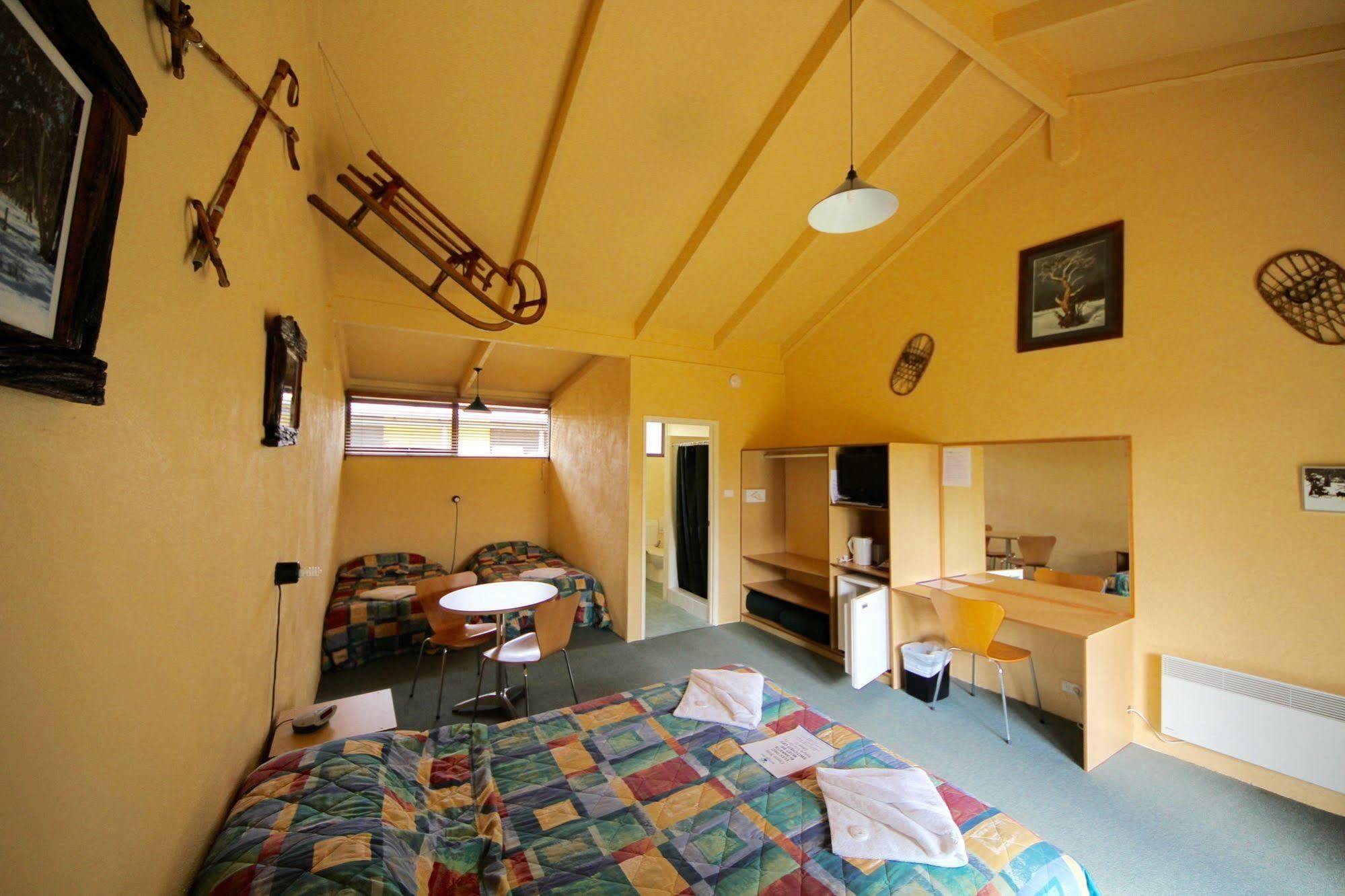 Harrietville Hotel Motel Екстер'єр фото