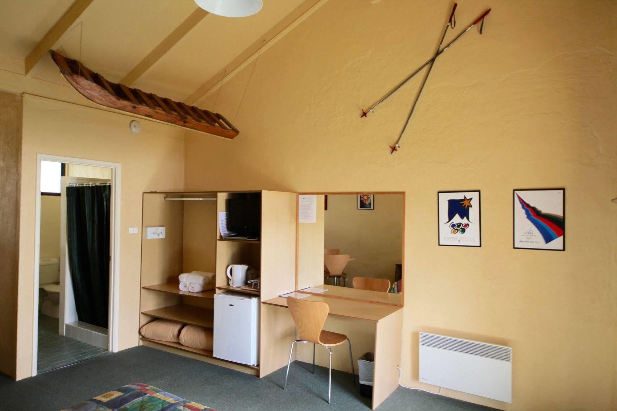 Harrietville Hotel Motel Екстер'єр фото