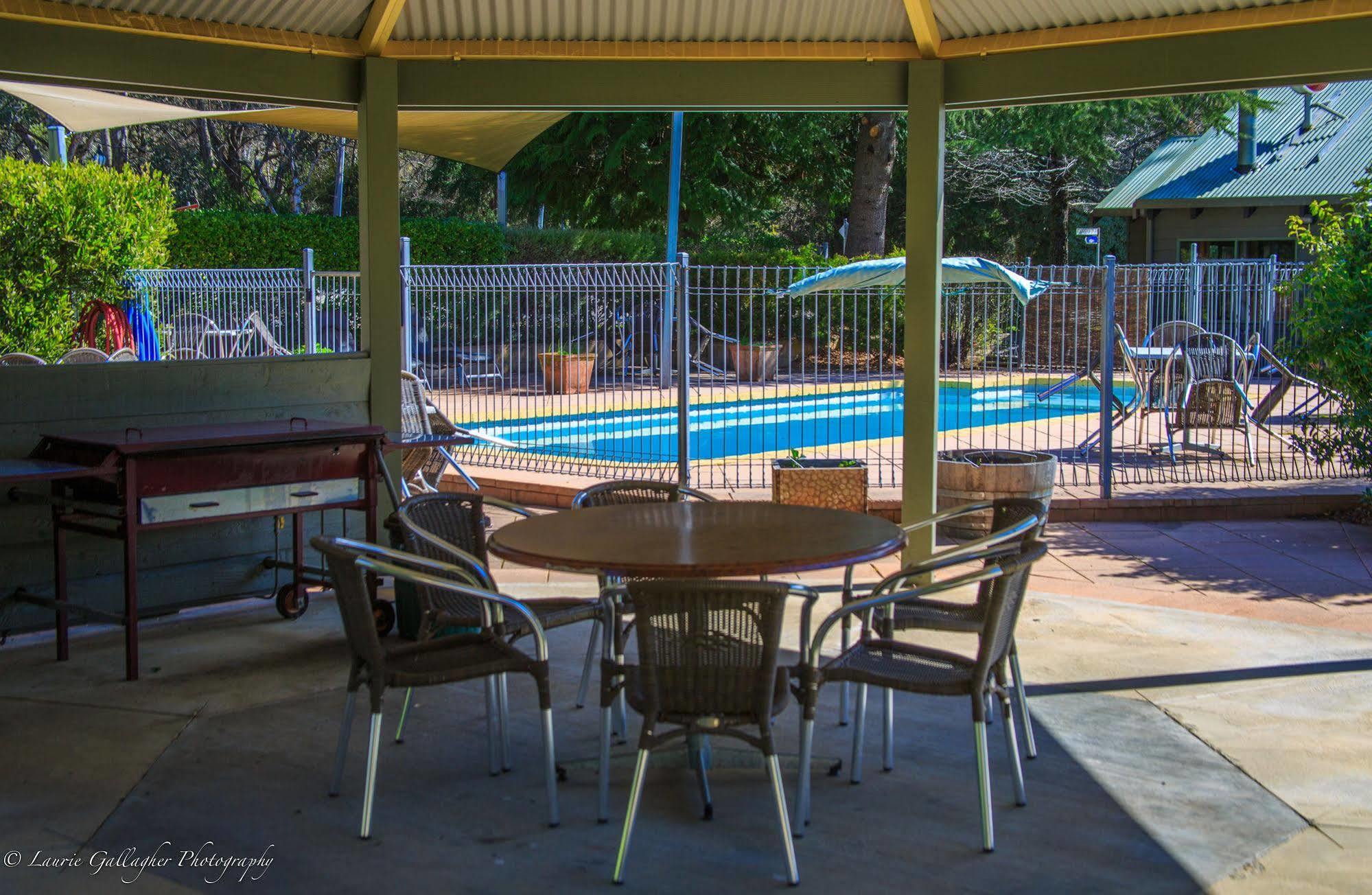 Harrietville Hotel Motel Екстер'єр фото